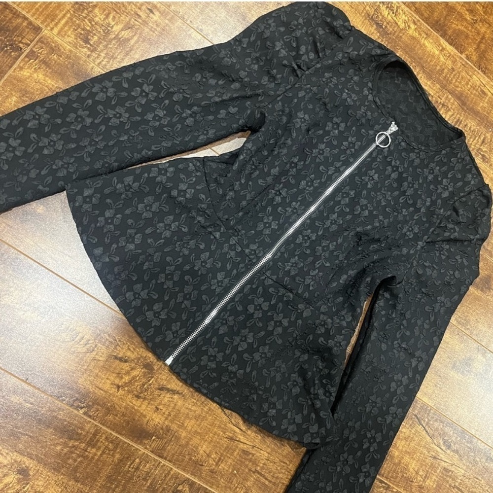 Black sweater‎ - Picture 2 of 2